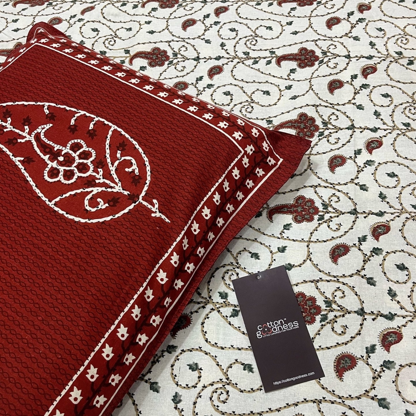 200 TC Pure Cotton Artful Leaf Symphony Bedsheet With 2 Pillow Covers | Cotton Goodness