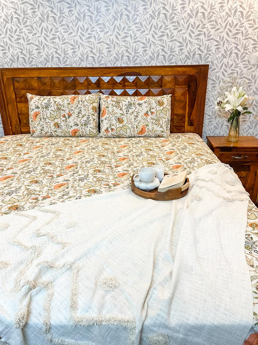 Chic Petal Pure Cotton Bedsheet With Pillow Covers