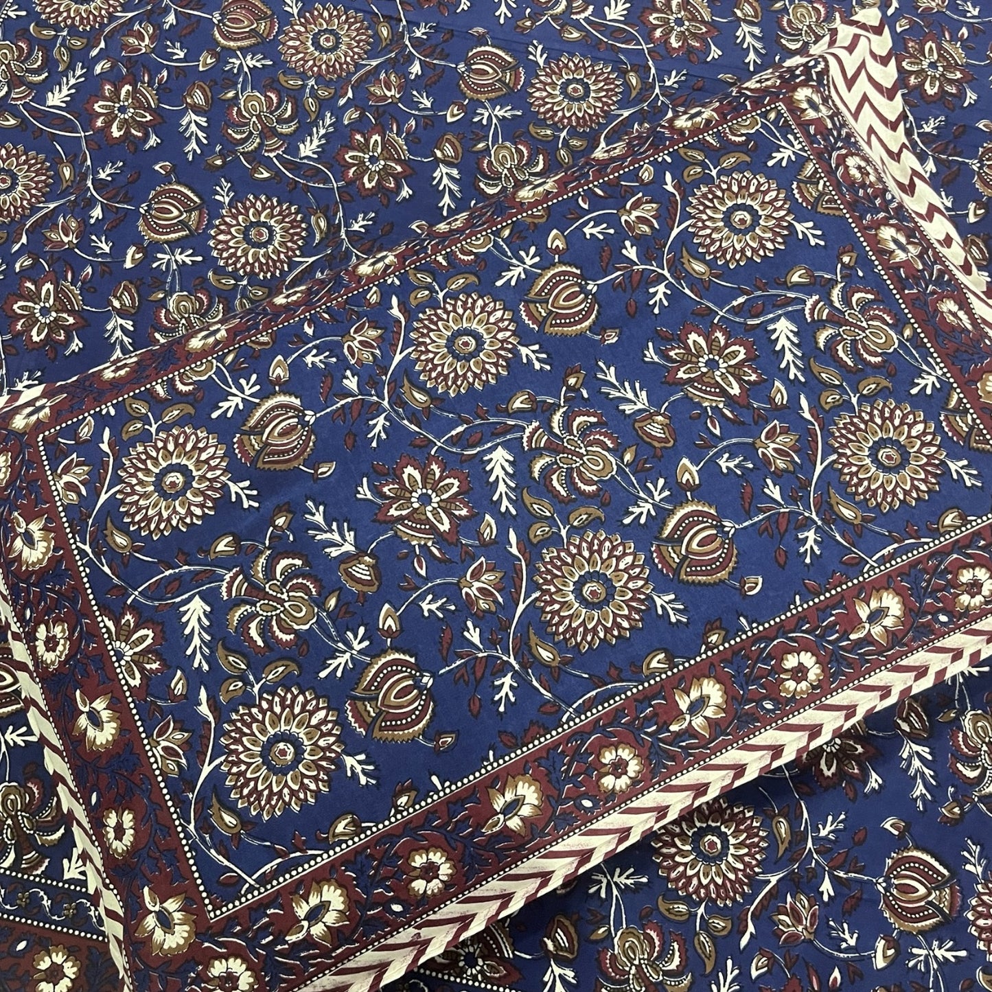 Modern Spring Printed 100% Pure Cotton Bedsheet With two Pillow Covers 200 TC Cotton Goodness