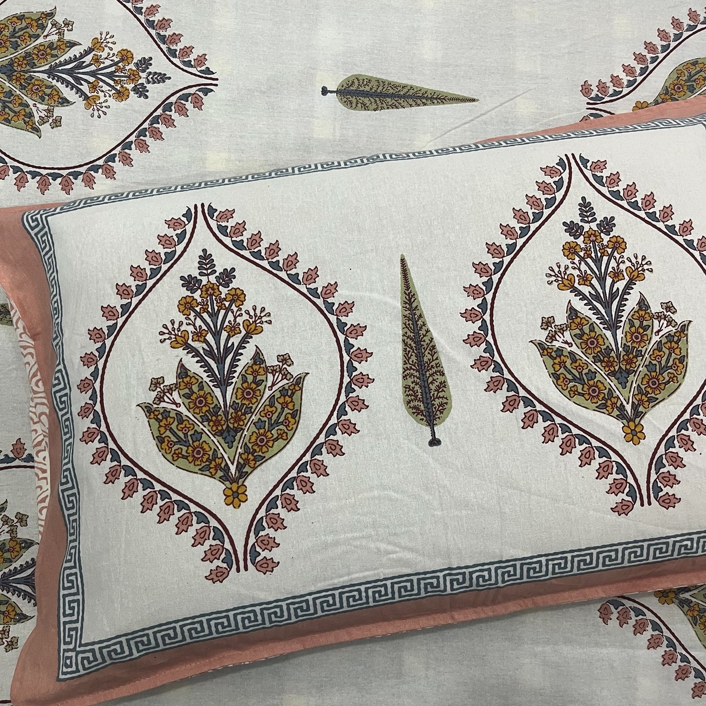 Serene Pink 200 TC 100% Cotton Bedsheet With Pillow Covers Cotton Goodness