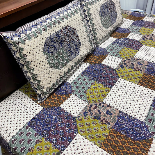 Surreal Pattern 200 TC 100% Pure Cotton Bedsheet With 2 Pillow Covers