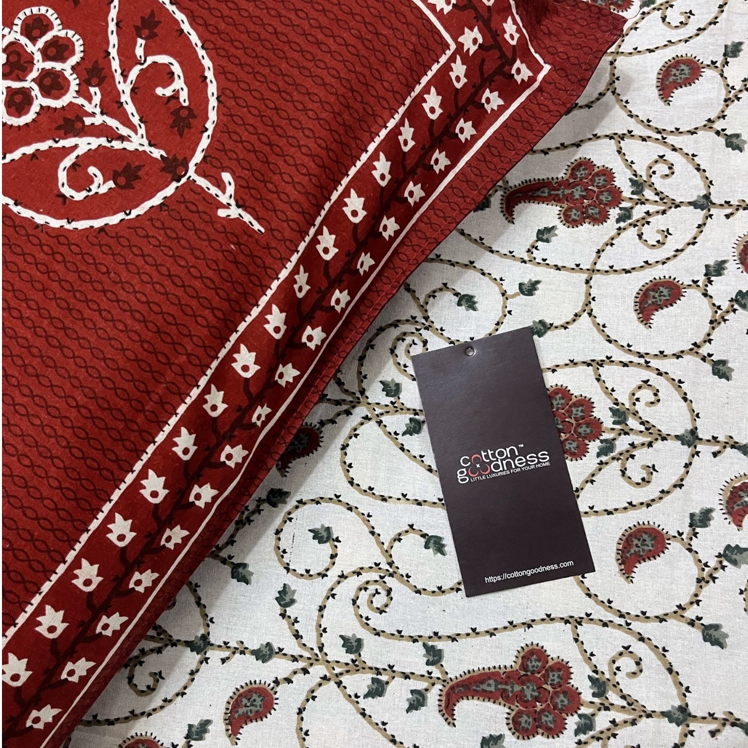 200 TC Pure Cotton Artful Leaf Symphony Bedsheet With Pillow Covers | Cotton Goodness