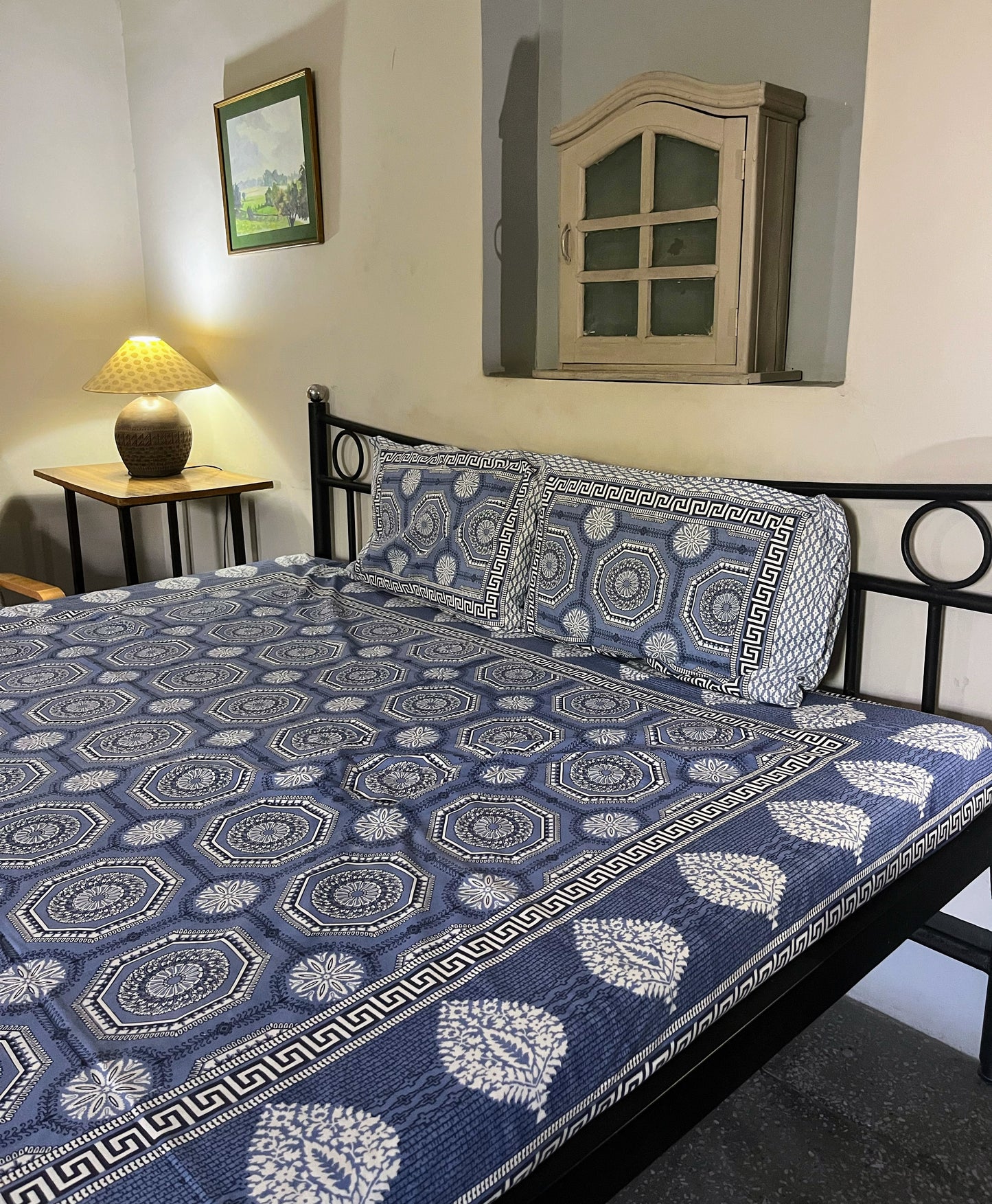 Abstract Print 200 TC 100% Pure Cotton Bedsheet With 2 Pillow Covers Cotton Goodness