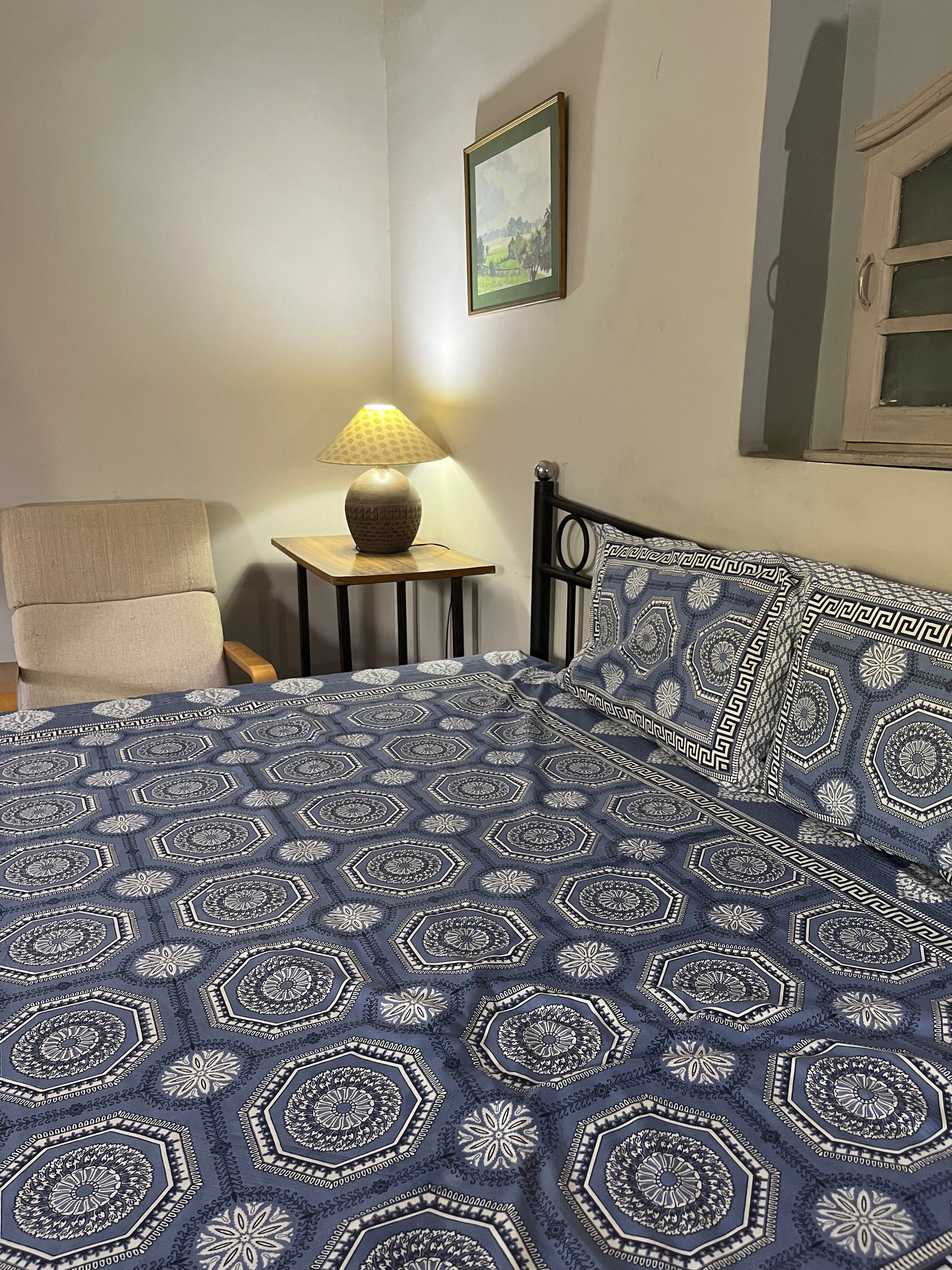 Abstract Print 200 TC 100% Pure Cotton Bedsheet With Pillow Covers Cotton Goodness
