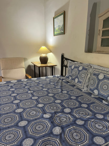 Abstract Print 200 TC 100% Pure Cotton Bedsheet With Pillow Covers Cotton Goodness
