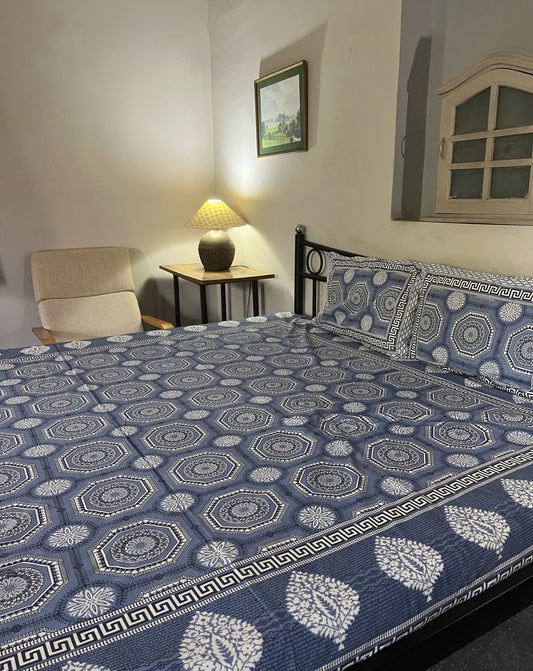 Abstract Print 200 TC 100% Pure Cotton Bedsheet With Two Pillow Covers
