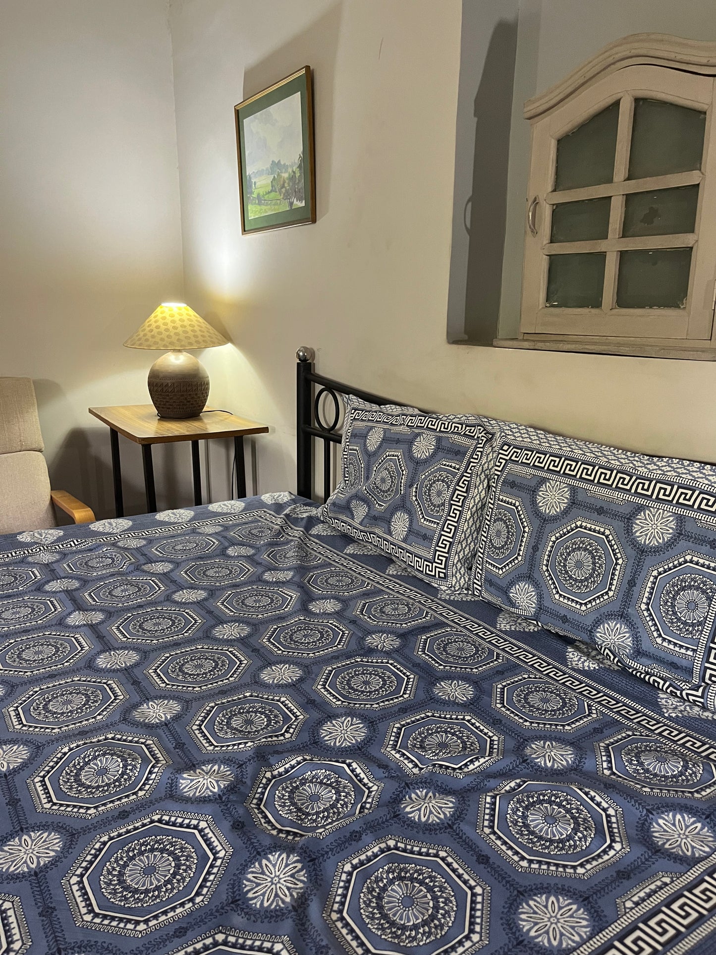 Abstract Print 200 TC 100% Pure Cotton Bedsheet With Two Pillow Covers Cotton Goodness