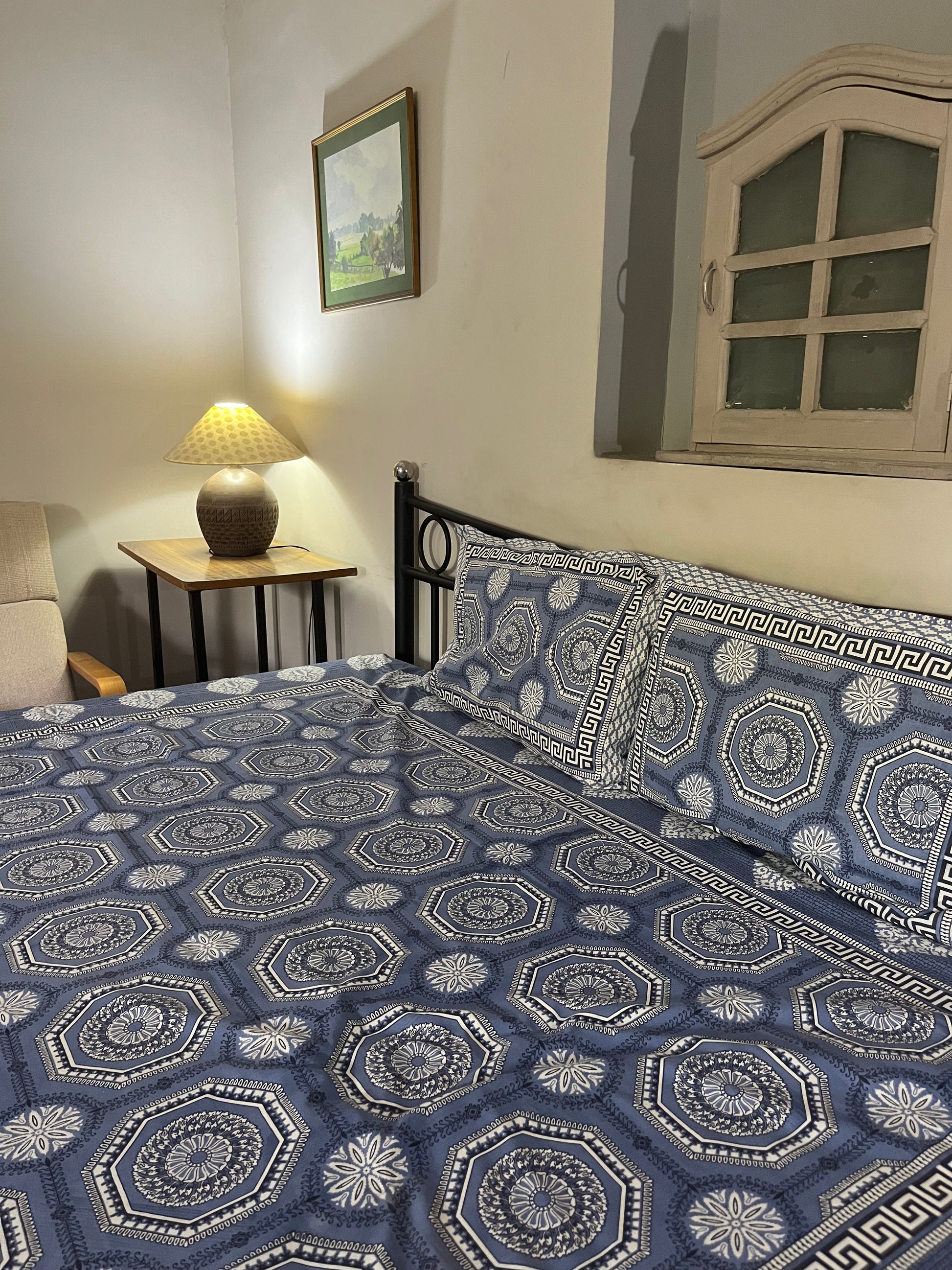 Abstract Print 200 TC 100% Pure Cotton Bedsheet With Two Pillow Covers Cotton Goodness