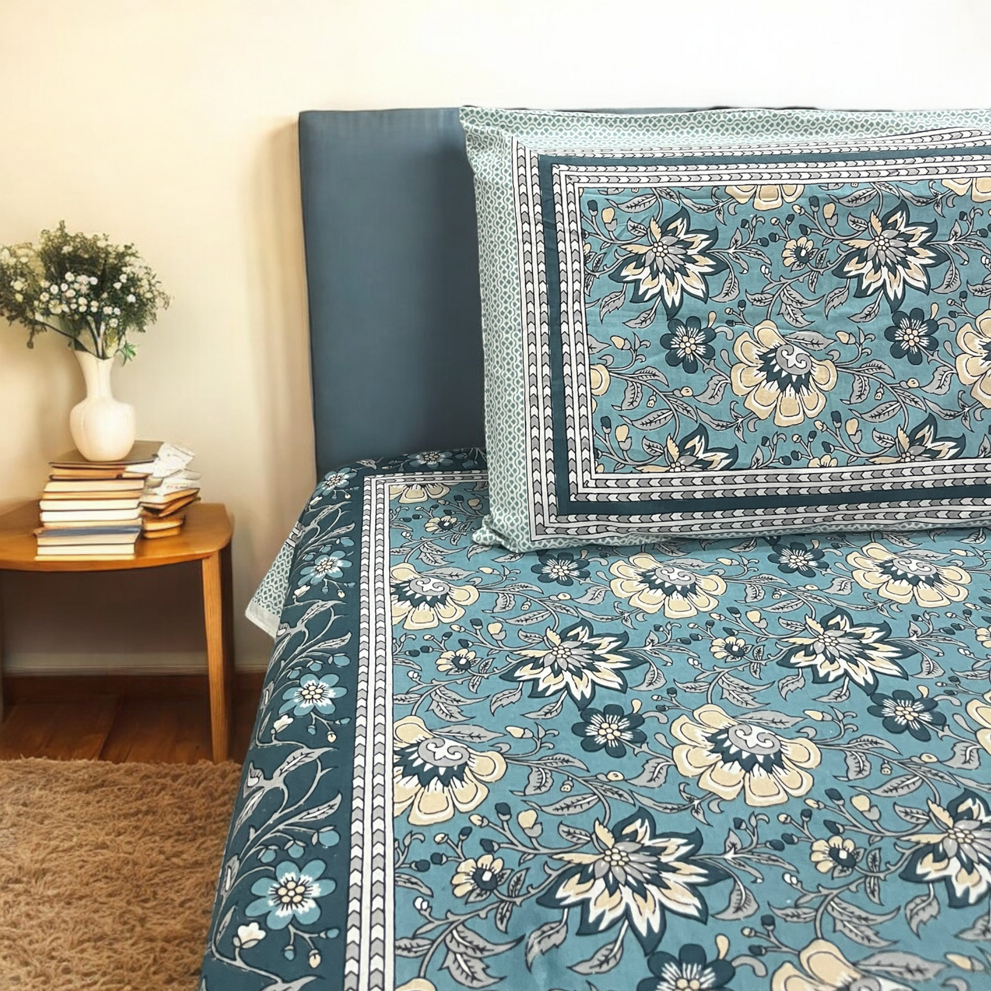 Anam 200 TC Pure Cotton Bedsheet With two Pillow Covers 
