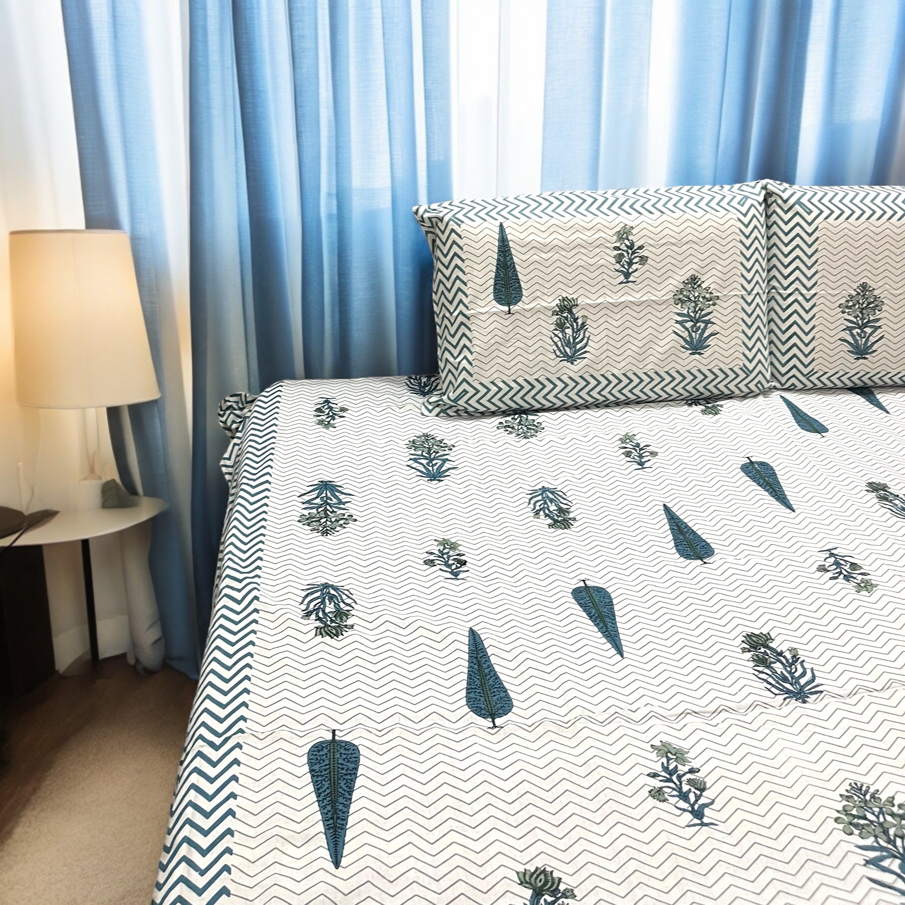 Bagheecha Blue 200 TC 100% Cotton Bedsheet With Pillow Covers