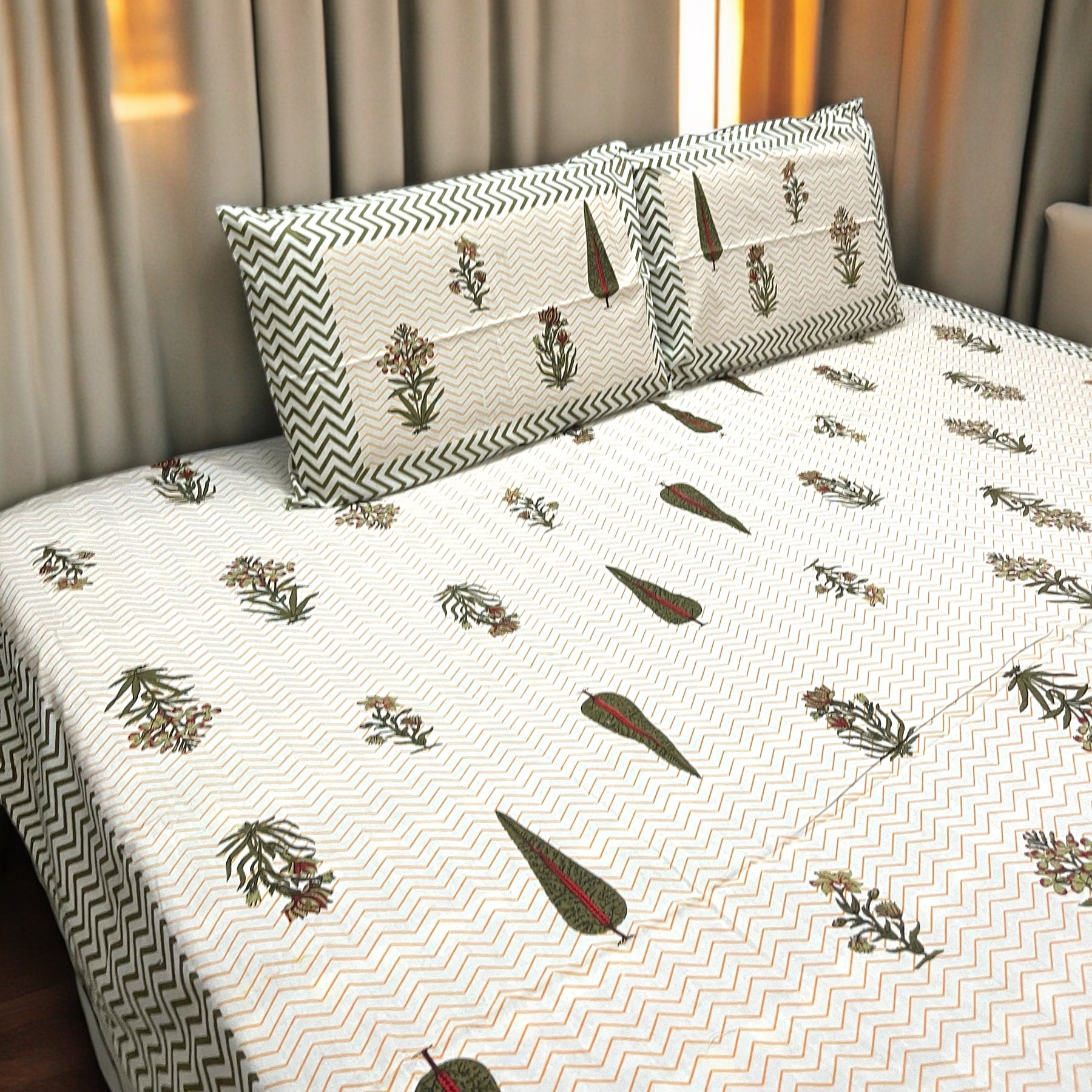 Bagheecha Green 200 TC Pure Cotton Bedsheet With Pillow Covers