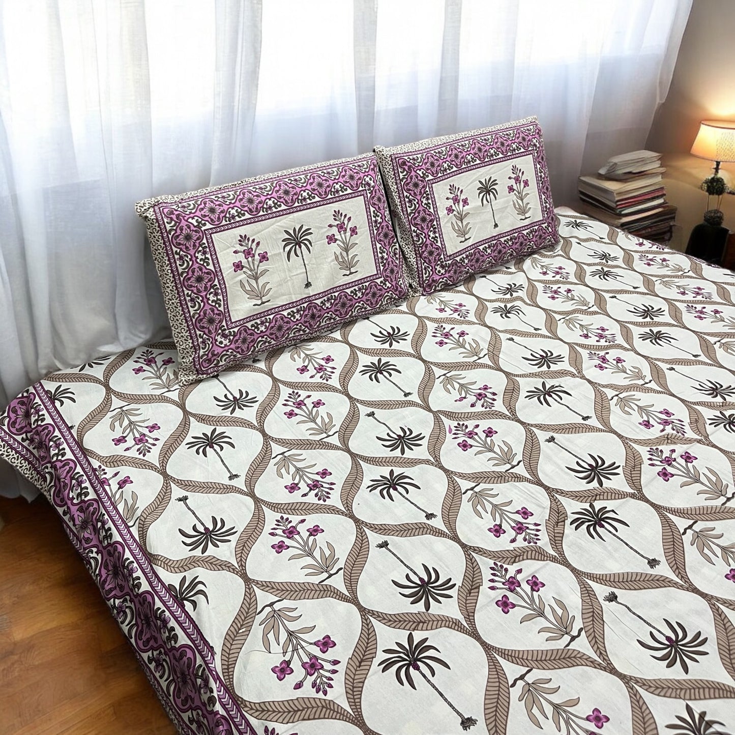 Bagheecha Pink 200 TC Pure Cotton Bedsheet With 2 Pillow Covers