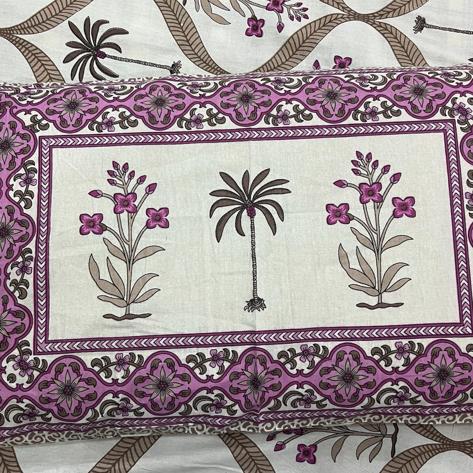 Bagheecha Pink 200 TC Pure Cotton Bedsheet With 2 Pillow Covers Cotton Goodness