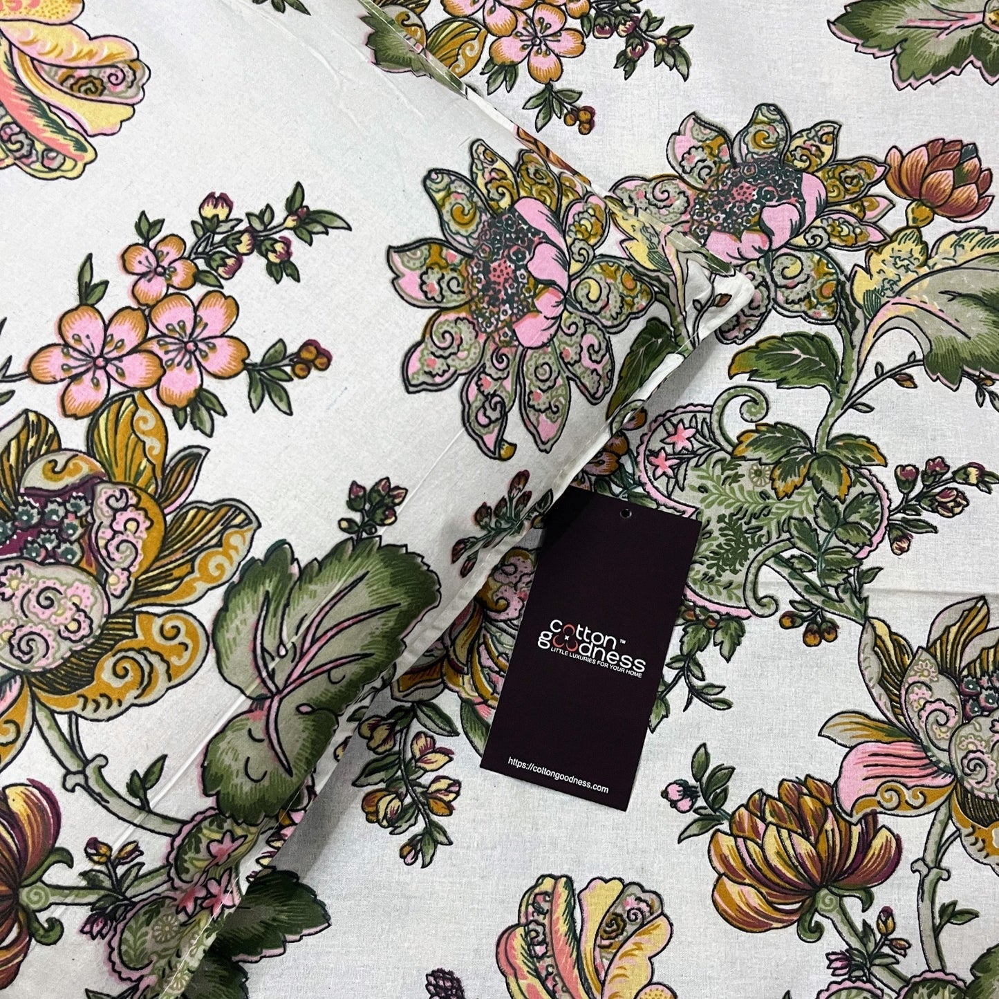 Chic Floral 100% Cotton Bedsheet With Pillow Covers