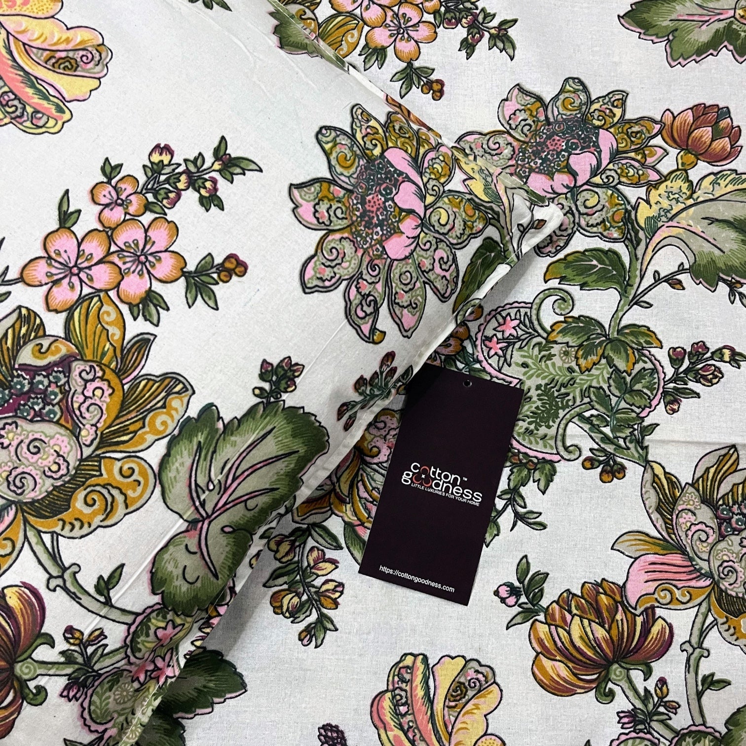 Chic Floral 100% Cotton Bedsheet With Pillow Covers