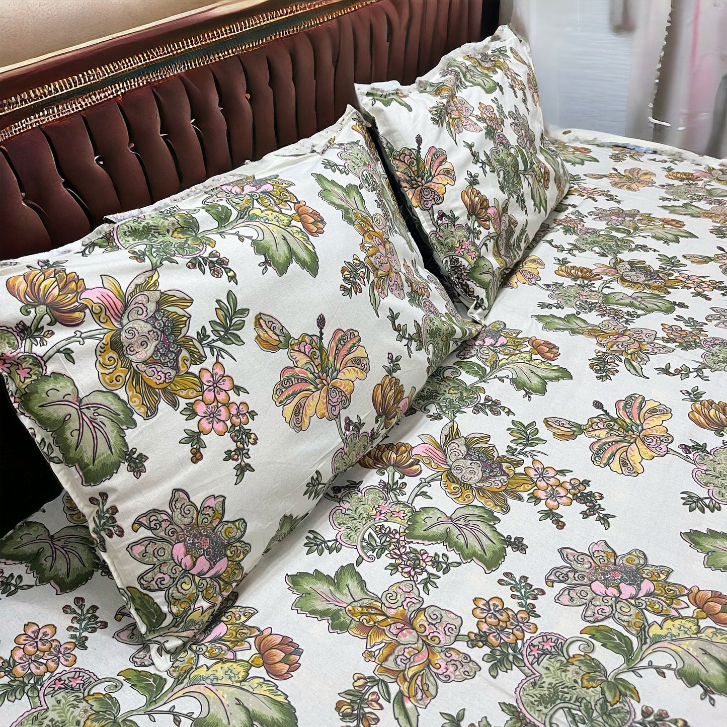 Chic Floral Premium Cotton Bedsheet With Pillow Covers