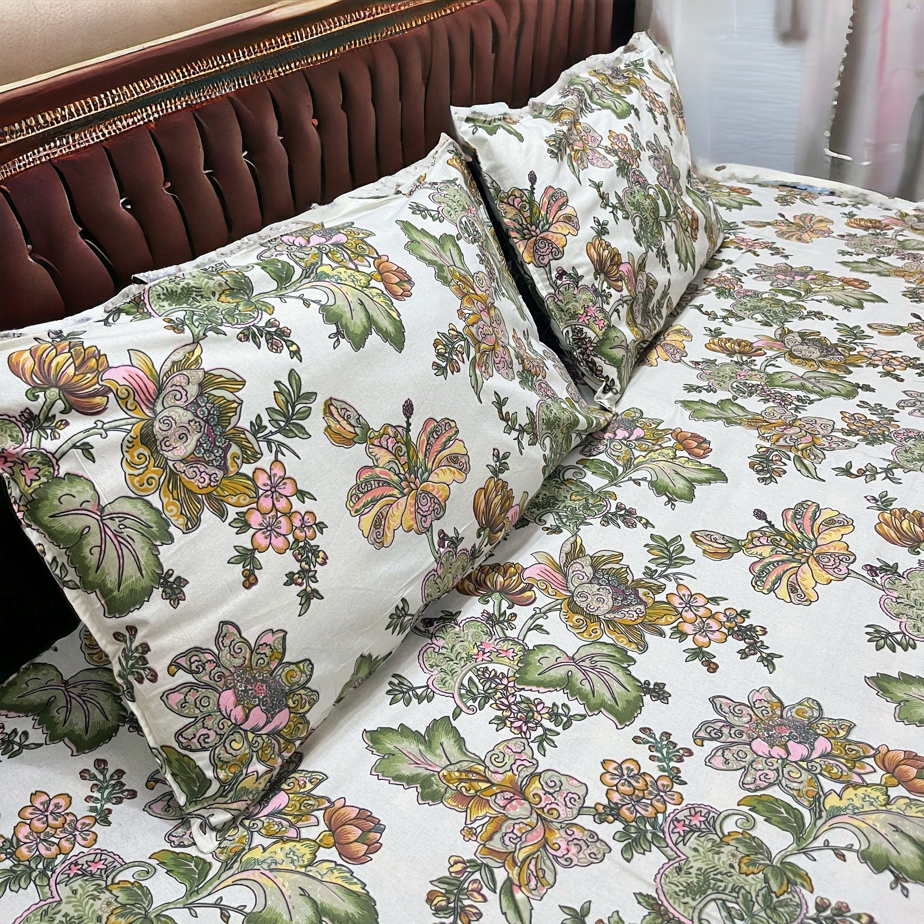 Chic Floral Premium Cotton Bedsheet With Pillow Covers