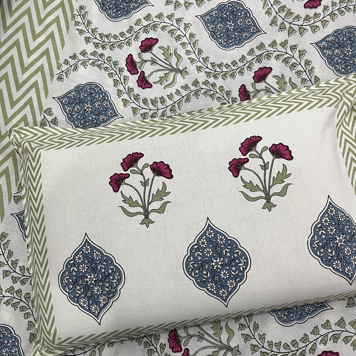 Gulzar Red Printed Cotton Bedsheet With Pillow Covers Cotton Goodness