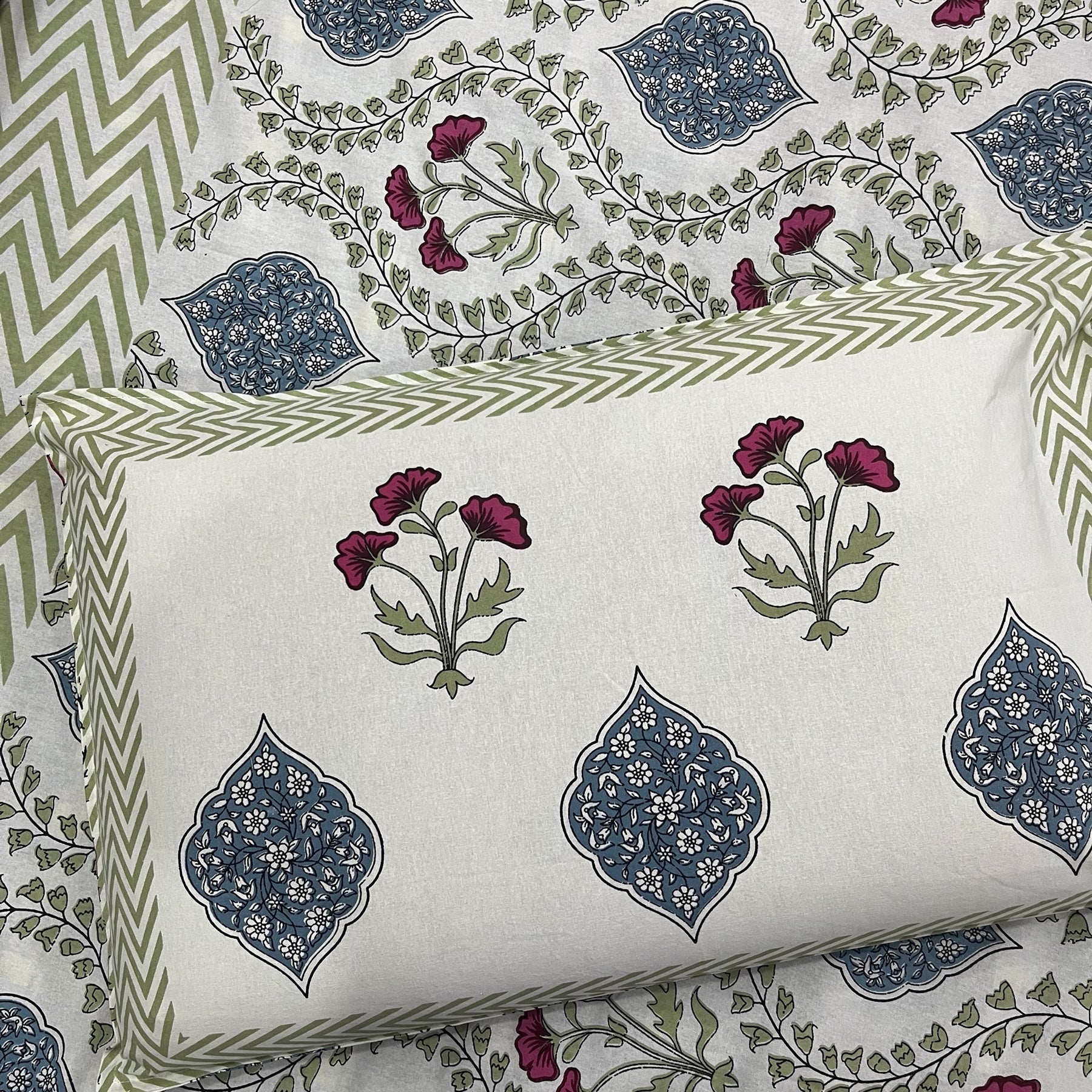 Gulzar Red Printed Cotton Bedsheet With Pillow Covers Cotton Goodness