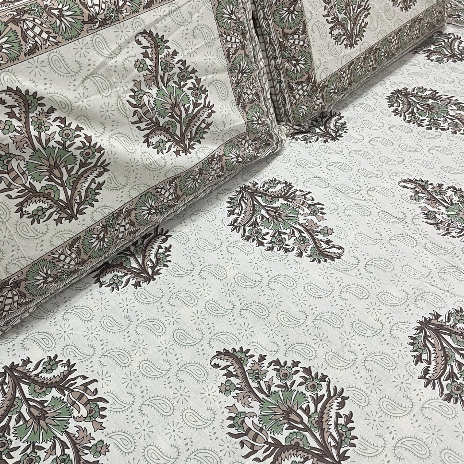 Ikkat Brown Red Printed Pure Cotton Bedsheet with Pillow Covers Cotton Goodness