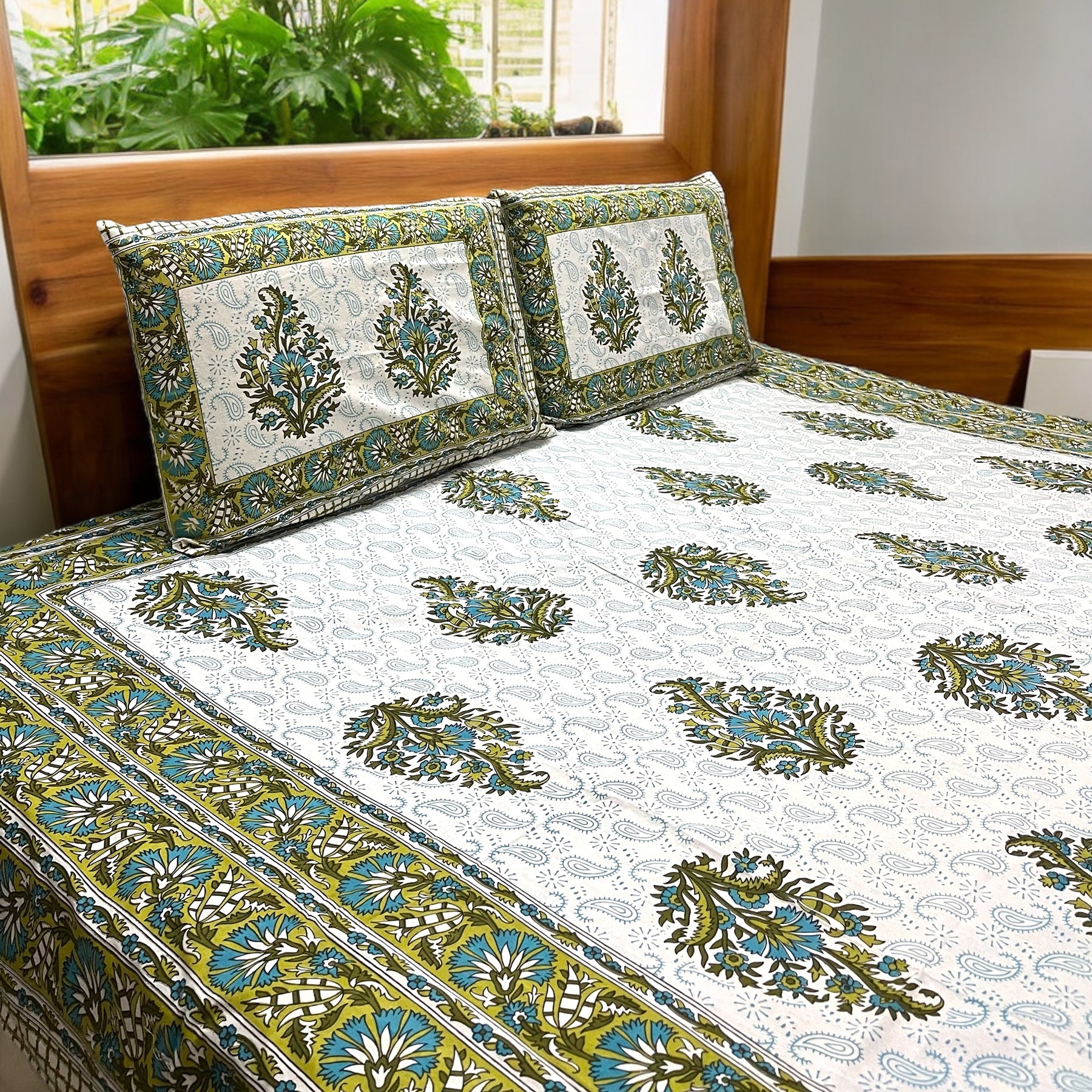 Ikkat Green Printed 100% Cotton Bedsheet with Pillow Covers Cotton Goodness