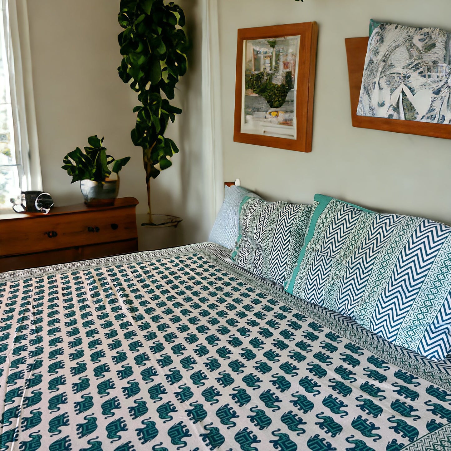 Majestic Elephant Motif Pure Cotton Bedsheet with Pillow Covers