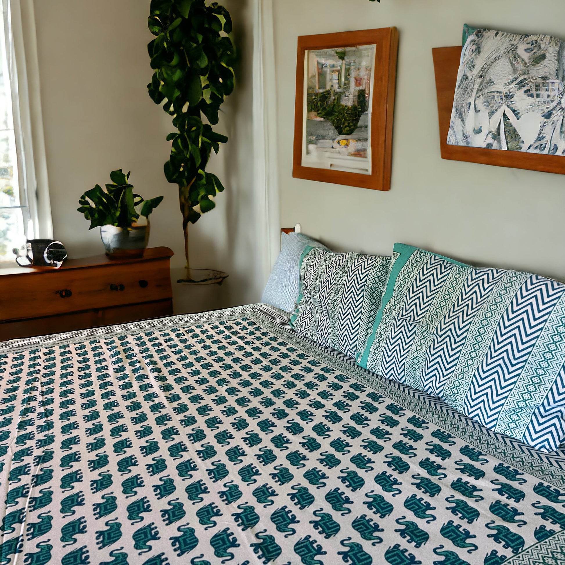 Majestic Elephant Motif Pure Cotton Bedsheet with Pillow Covers