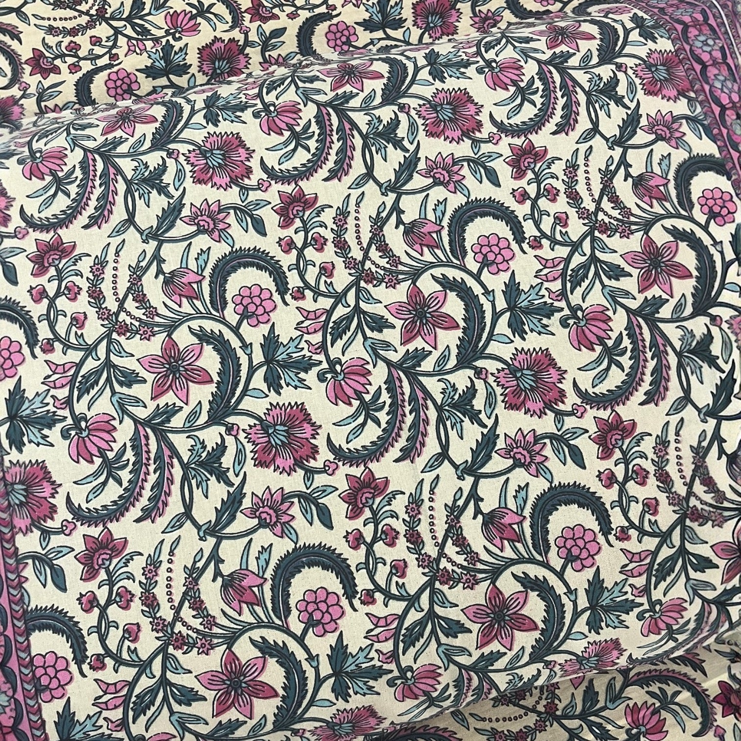Noor Pink Pure Cotton Super King Size Bedsheet With two Pillow Covers Cotton Goodness