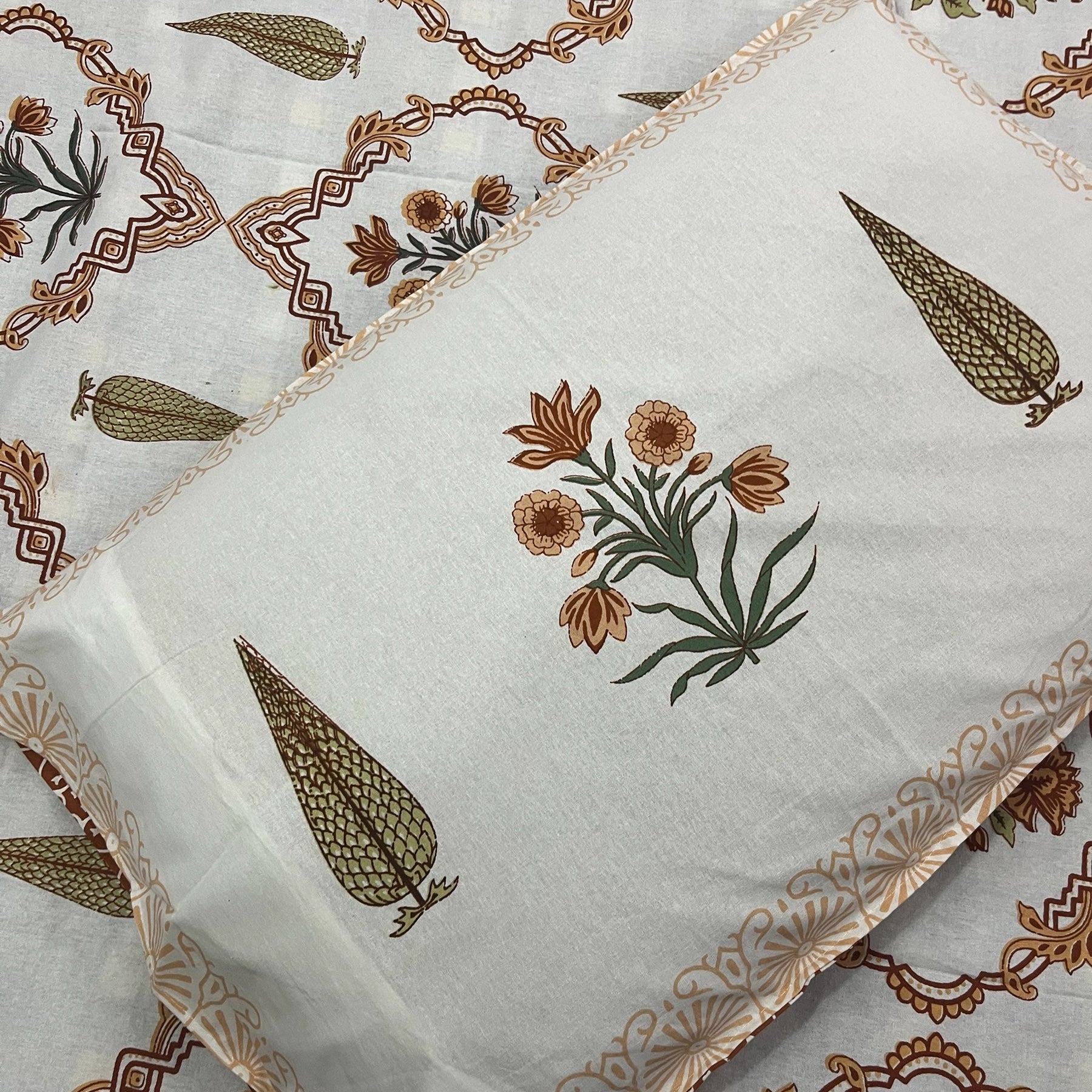 Serene Orange 200 TC 100% Cotton Bedsheet With Pillow Covers Cotton Goodness
