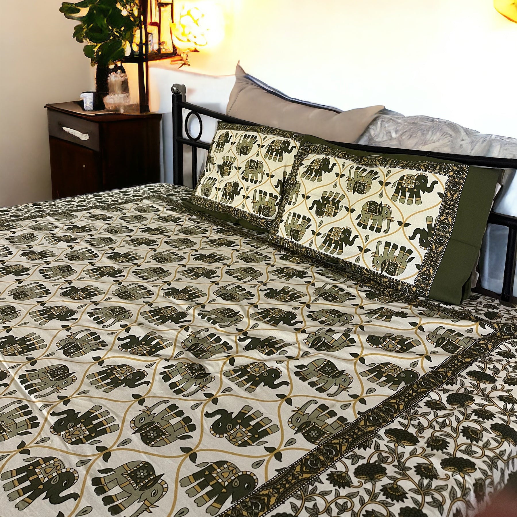 Tusker Tapestry Print 100% Premium Cotton Bedsheet With Pillow Covers Cotton Goodness