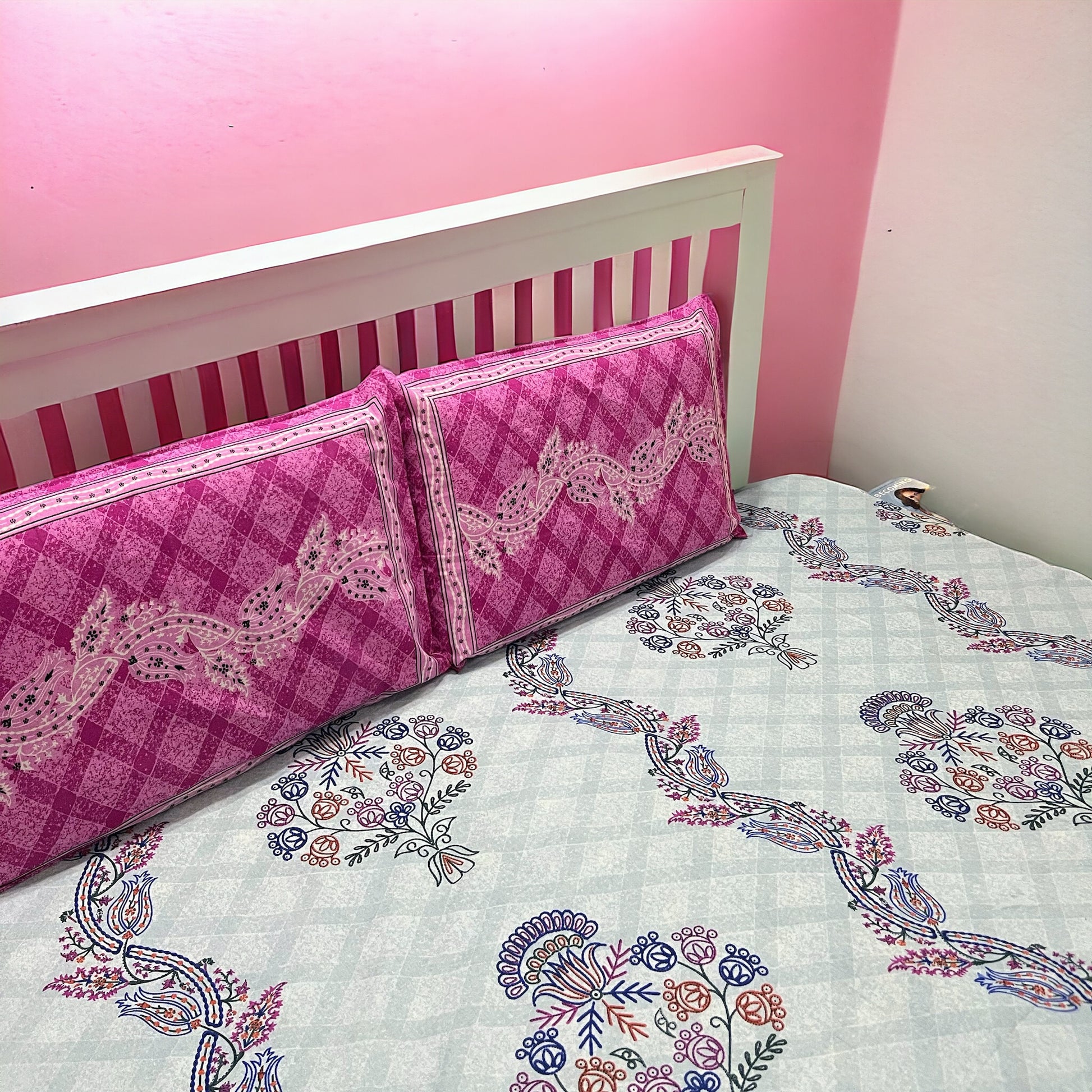 Vintage Leaf 200 TC 100% Pure Cotton Bedsheet With Pillow Covers Cotton Goodness
